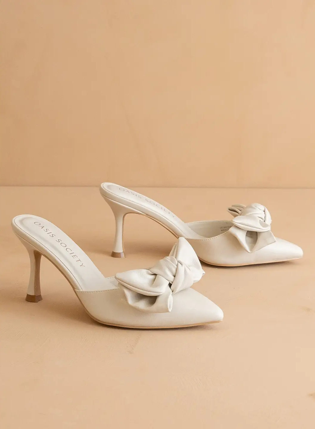 Ivory Bow Kitten Heel