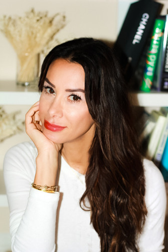 Meet Author Naz Meknat
