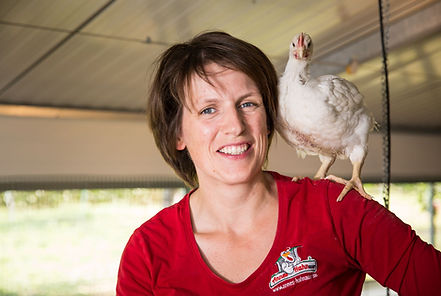 Annes Hahnauer. Anne mit Huhn.