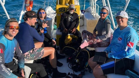 Diving with friends in Isla Mujeres