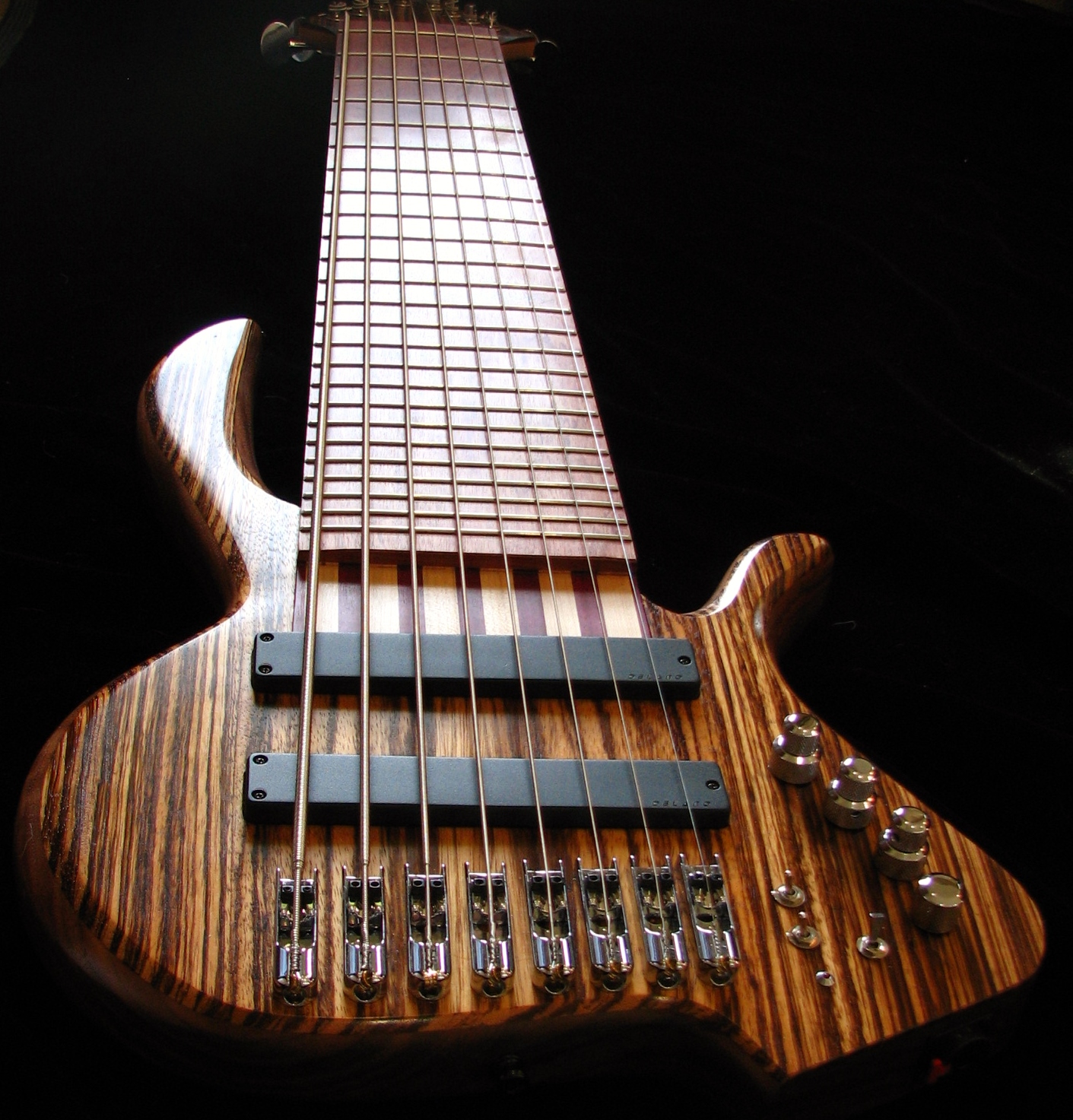 Fodera emperor ii. Электрогитара cort безголовая. Ак адмирал электрогитара. Каркас гитары. Бас гитара галаксис.