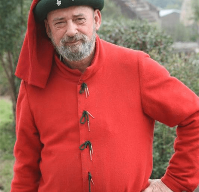 Le Costume Médiéval, une histoire de codes et de conventions