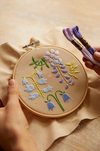 Miniature : Kit Senteurs printanières Broderie traditionnelle DMC Mindful Making