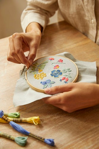 Miniature : Kit broderie traditionnelle Baies gourmandes Mindful Making DMC
