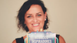 NEGÓCIOS INSPIRADORES FEMININOS: Bia Diniz, fundadora da ONG Cruzando Histórias recebe prêmio