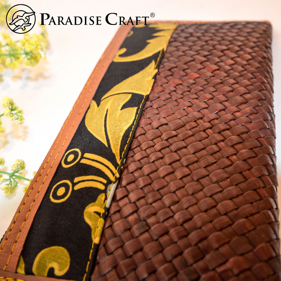 Thumbnail: Handmade Batik Straw Purse