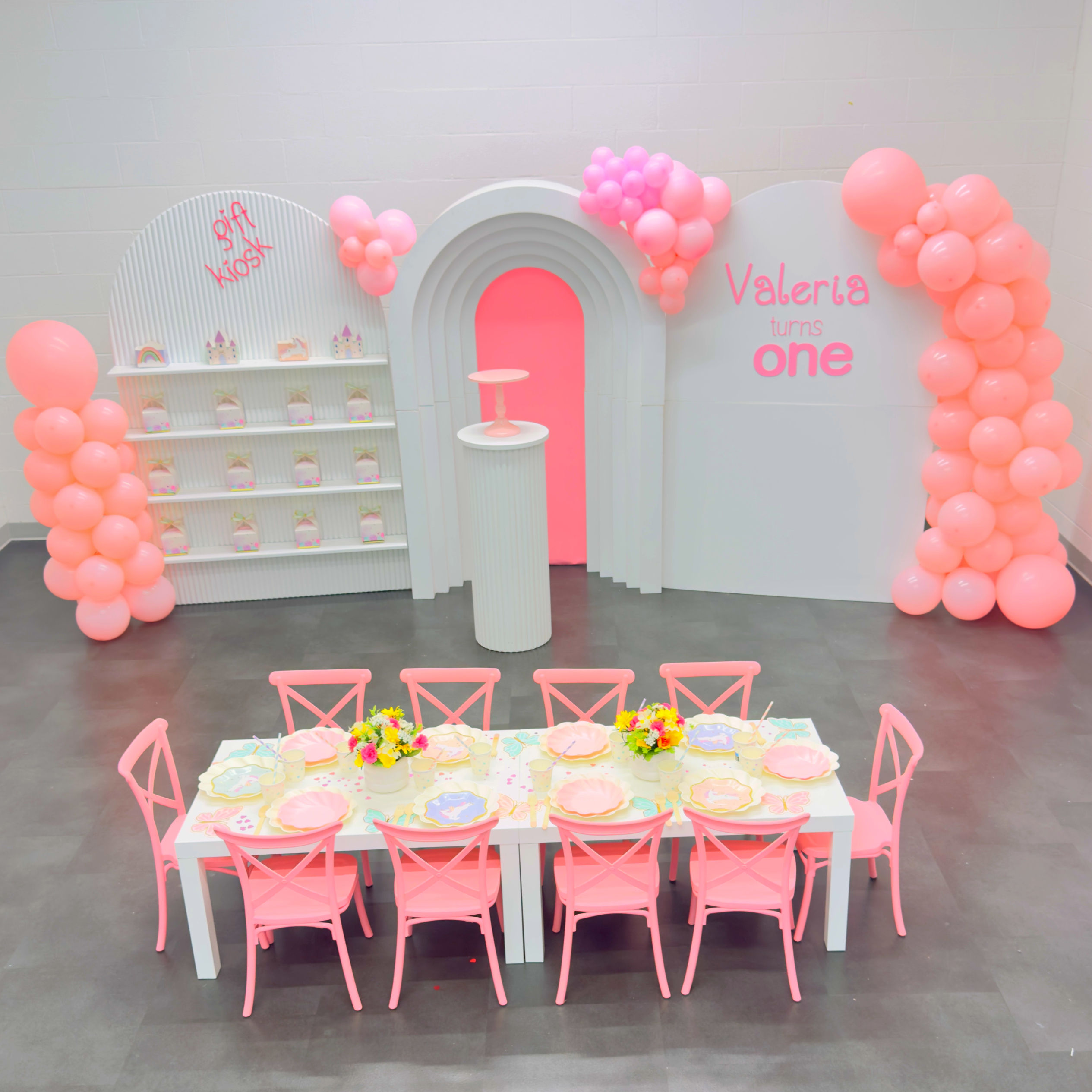 Stepped + Champagne + Oval Backdrops