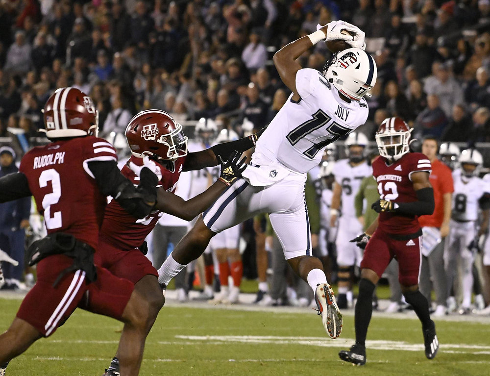UConn Bowl Eligible for the First Time in Seven Years
