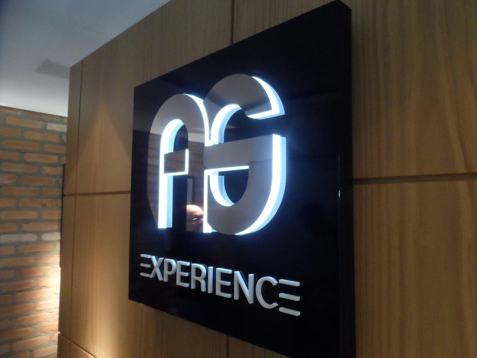 Painel_backlight_em_ACM_com_letras_em_acrílico_e_face_de_inox_iluminação_por_led_(2)