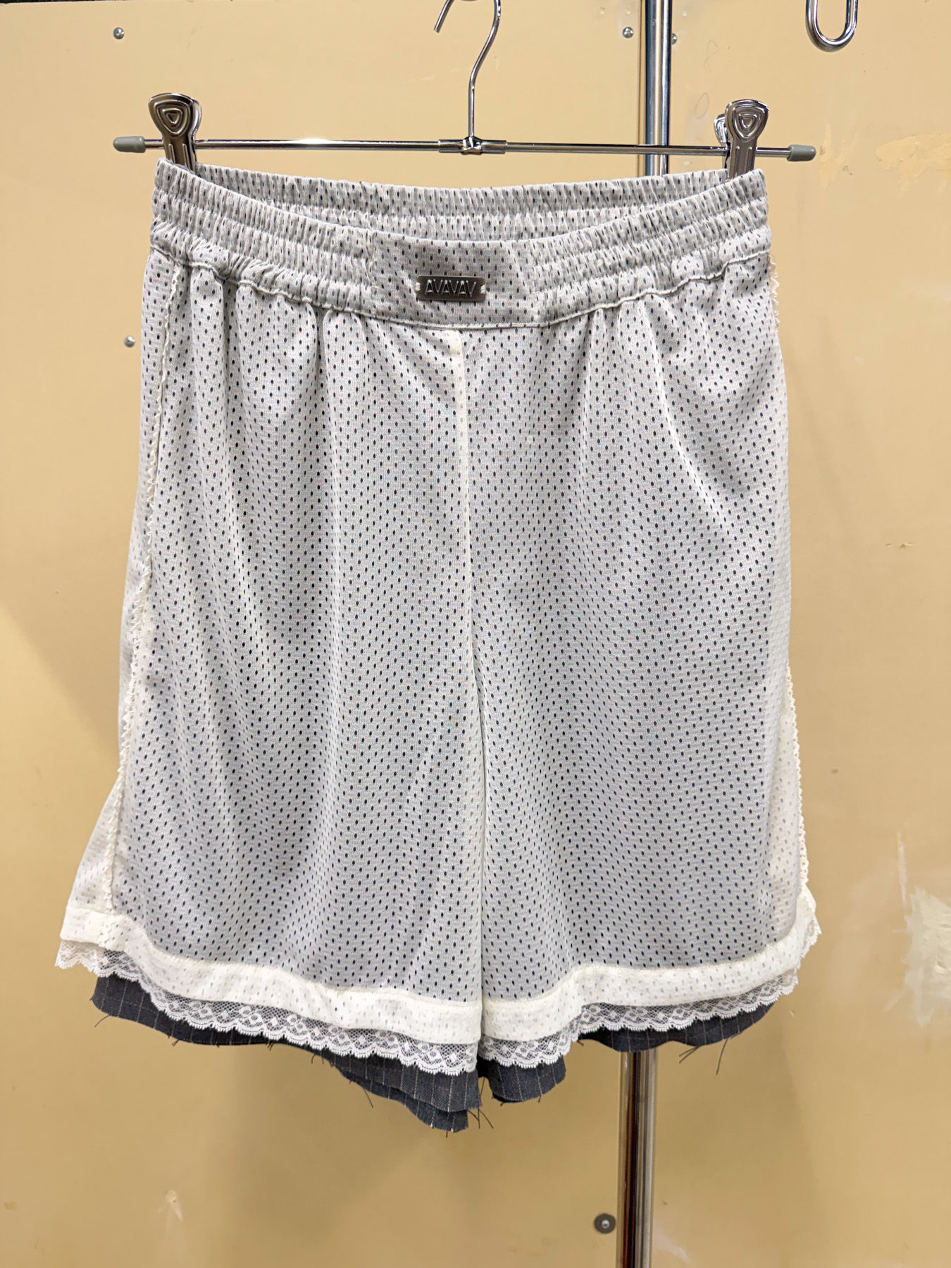 AVAVAV / MESH SHORTS / WHITE
