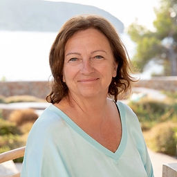 Martine Suetens, Luxury Property Consultant