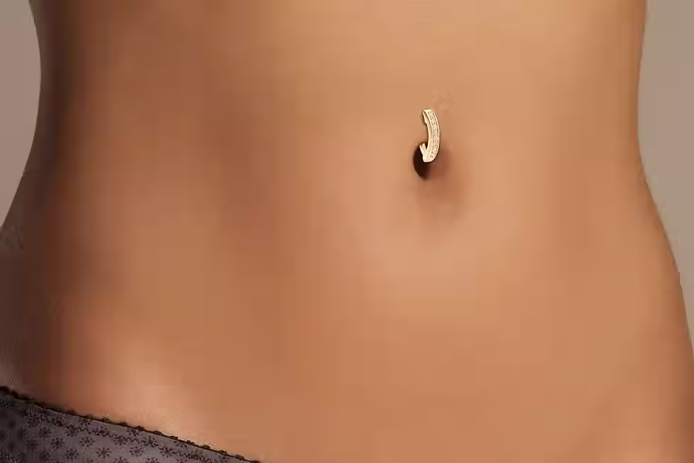 Piercing nombril en or 18 carats avec nœud serti de moissanite