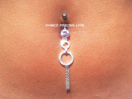 Le piercing nombril