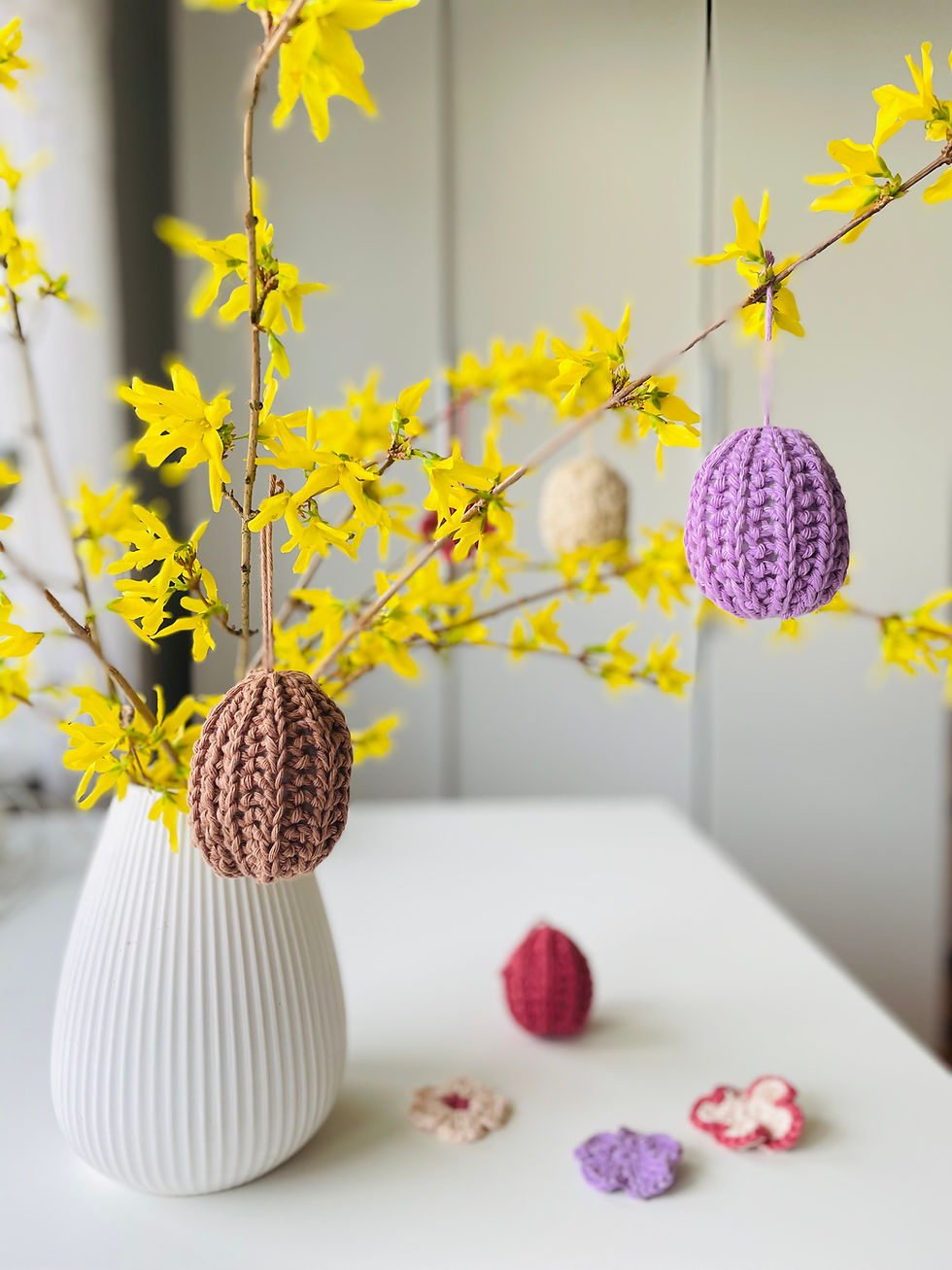 Gehäkelte Ostereier & Blumen für Osterstrauß