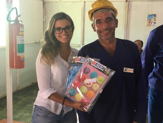 RH em ação - Entrega de kits escolares