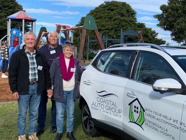 Col, Bron & Steve at Moruya Markets