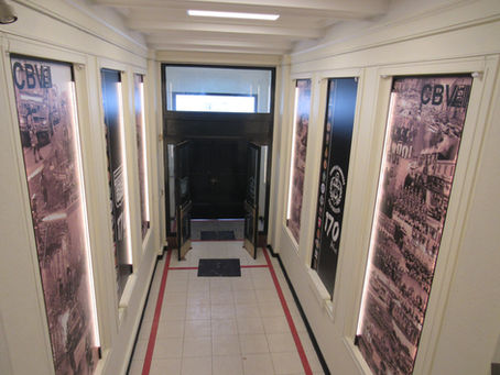 Instalación de "Túnel del Tiempo", en Hall de Acceso del Edificio de Nuestra Dirección General