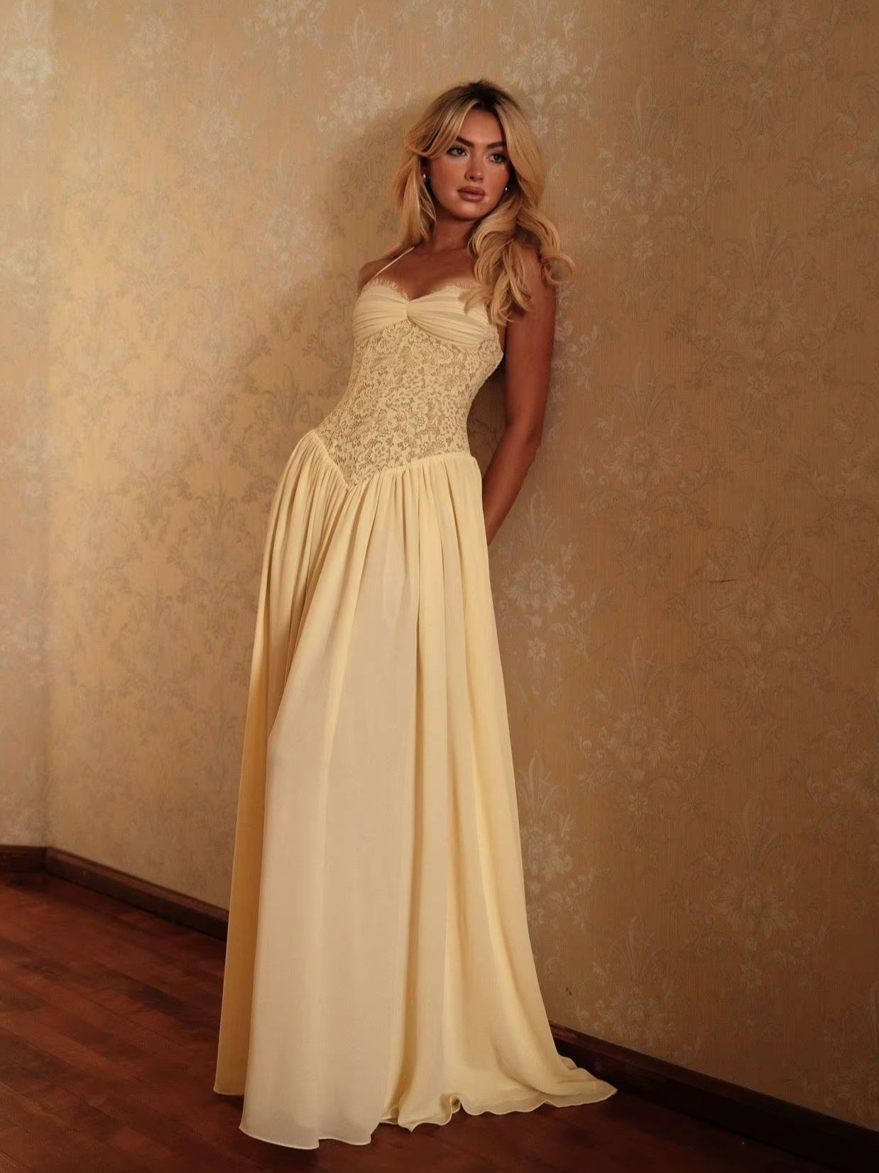 Elegant Women's Chiffon Halter Long Dress Luxury Corset Maxi Pleated Dresses For