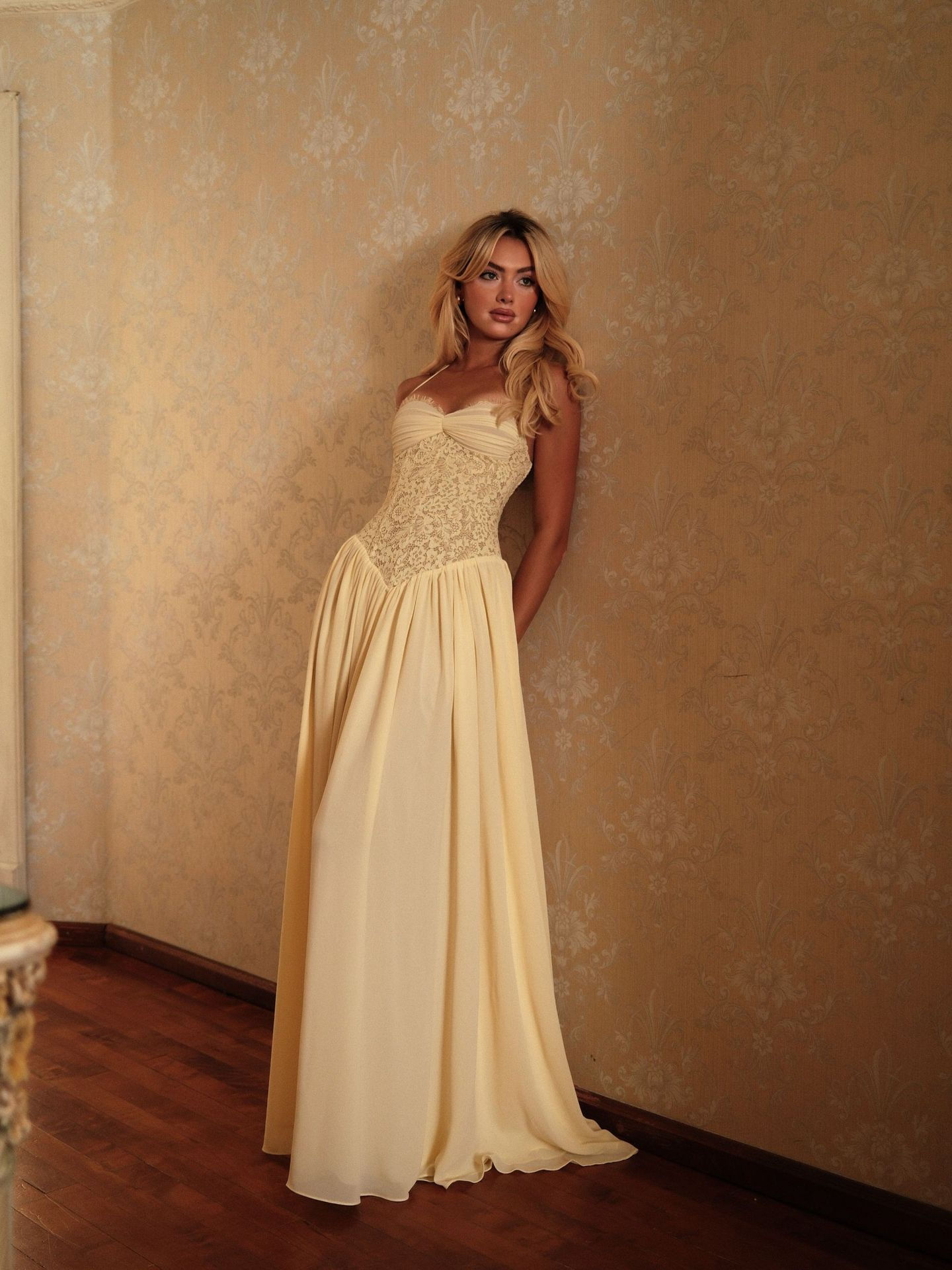 Elegant Women's Chiffon Halter Long Dress Luxury Corset Maxi Pleated Dresses For