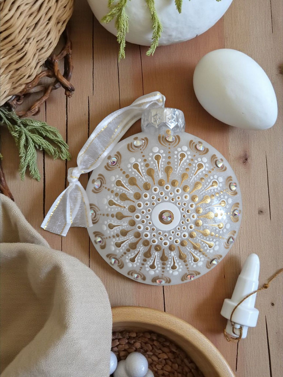 ✨ Luxury Mandala Dot Art Christmas Bauble ✨