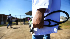 MÉDICO ESTRANGEIRO DEVE TER EXAME DE PORTUGUÊS PARA ATUAR NO PAÍS