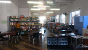 BIBLIOTECA PÚBLICA MUNICIPAL COMPLETA 78 ANOS