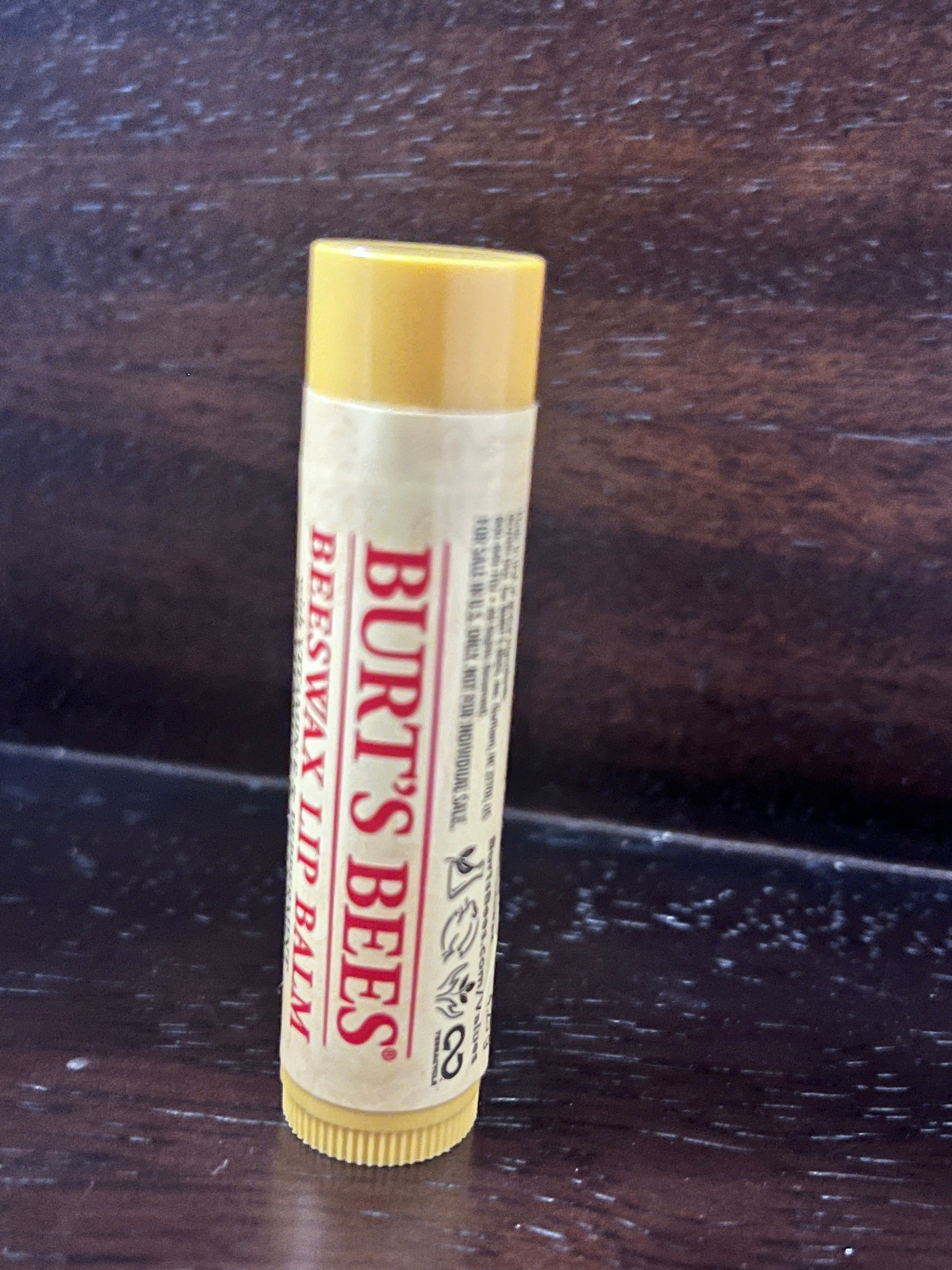 protecectores de labios blistex amarillo