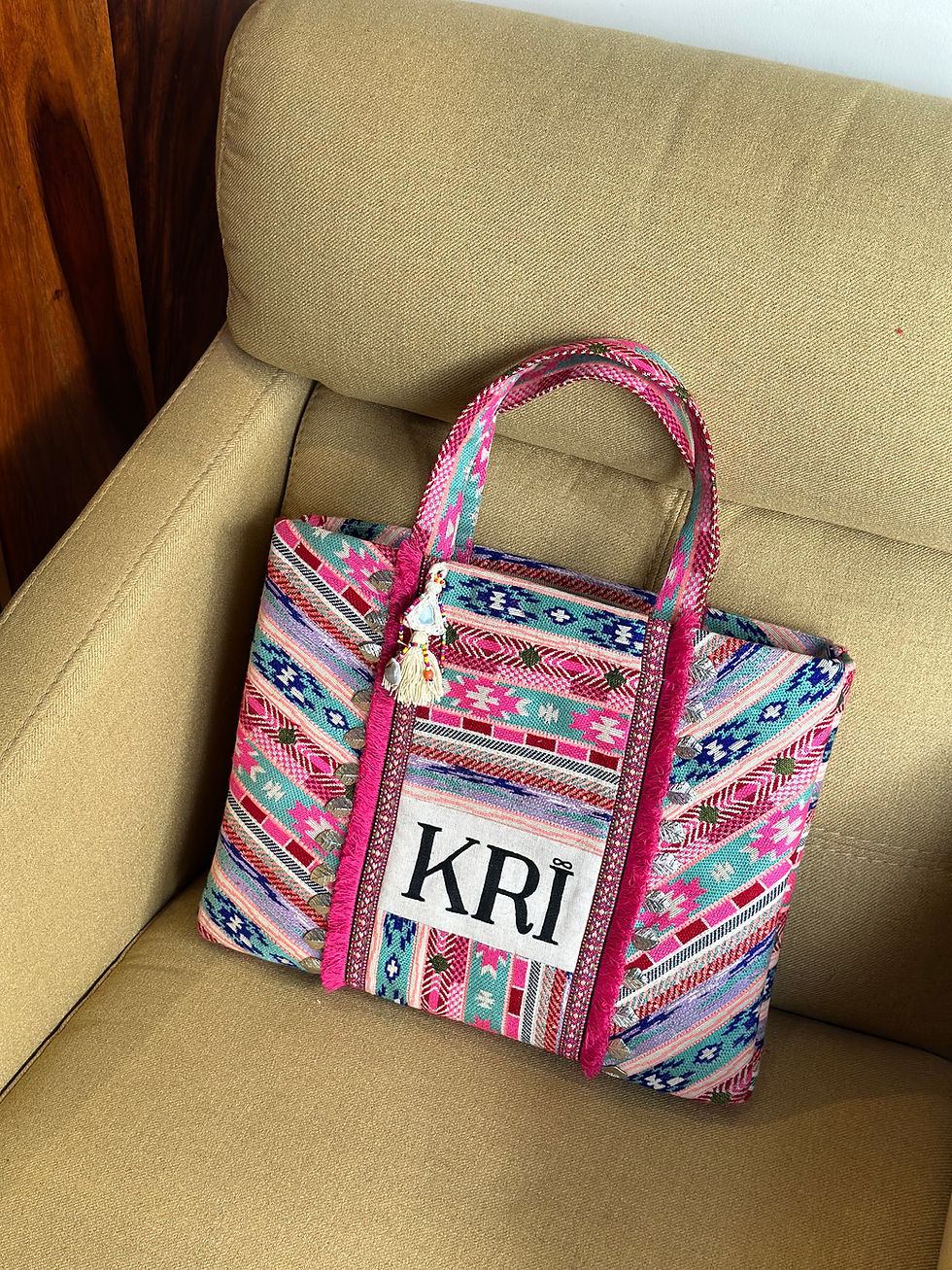 Thumbnail: Distressed Pop Jacquard Fringe KRI Tote bag