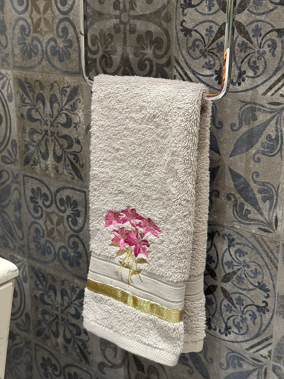 Thumbnail: Bloom Set of 2 Rose Wreath Hand Towels