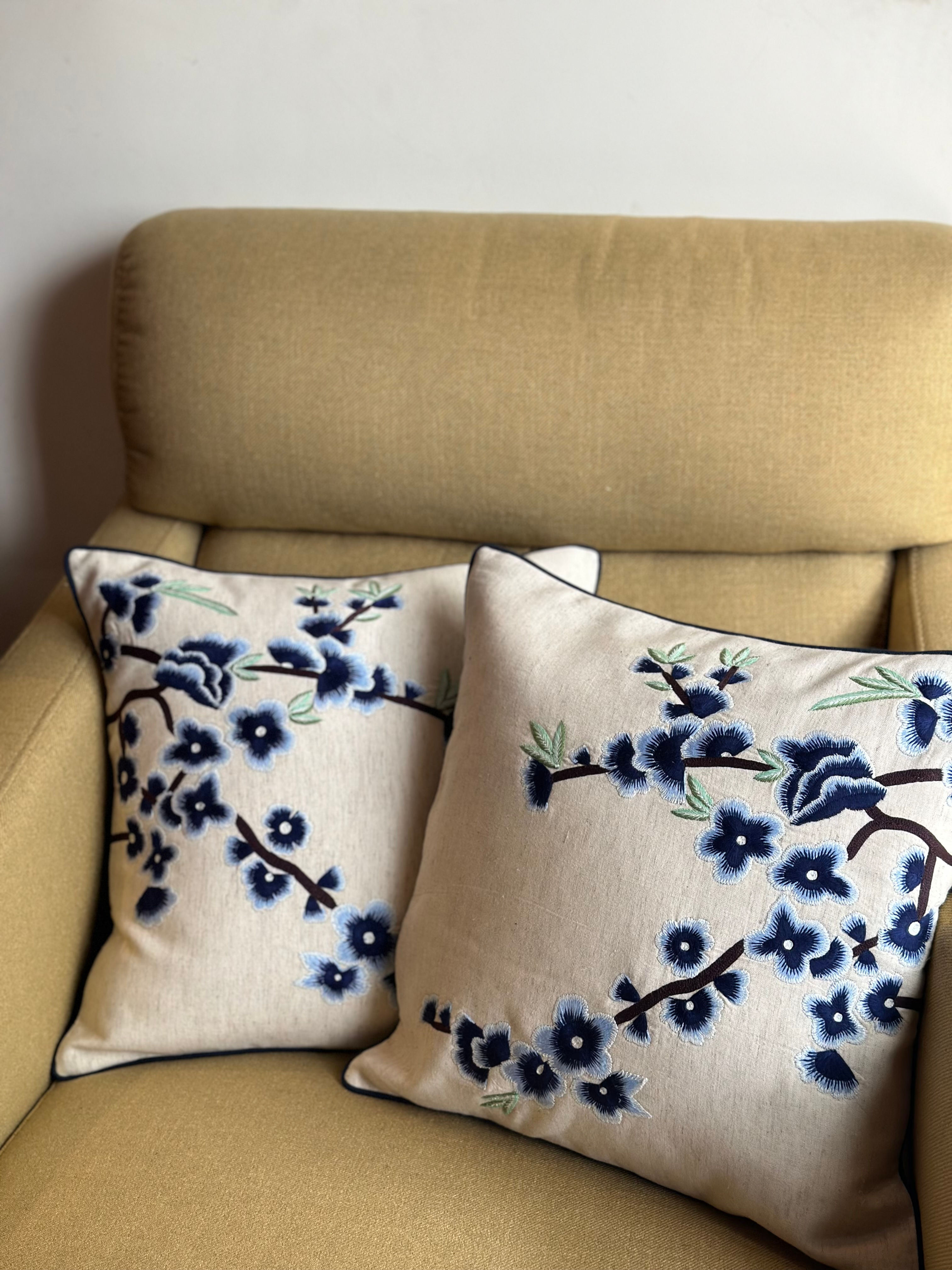 Bloom Snow Glory Cushion Cover