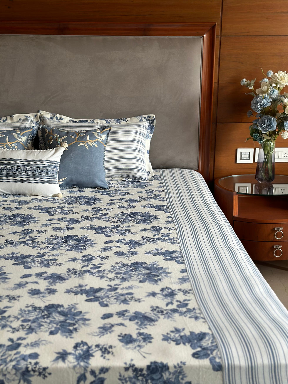 Thumbnail: Bloom Sky of Flowers Bedsheet Set