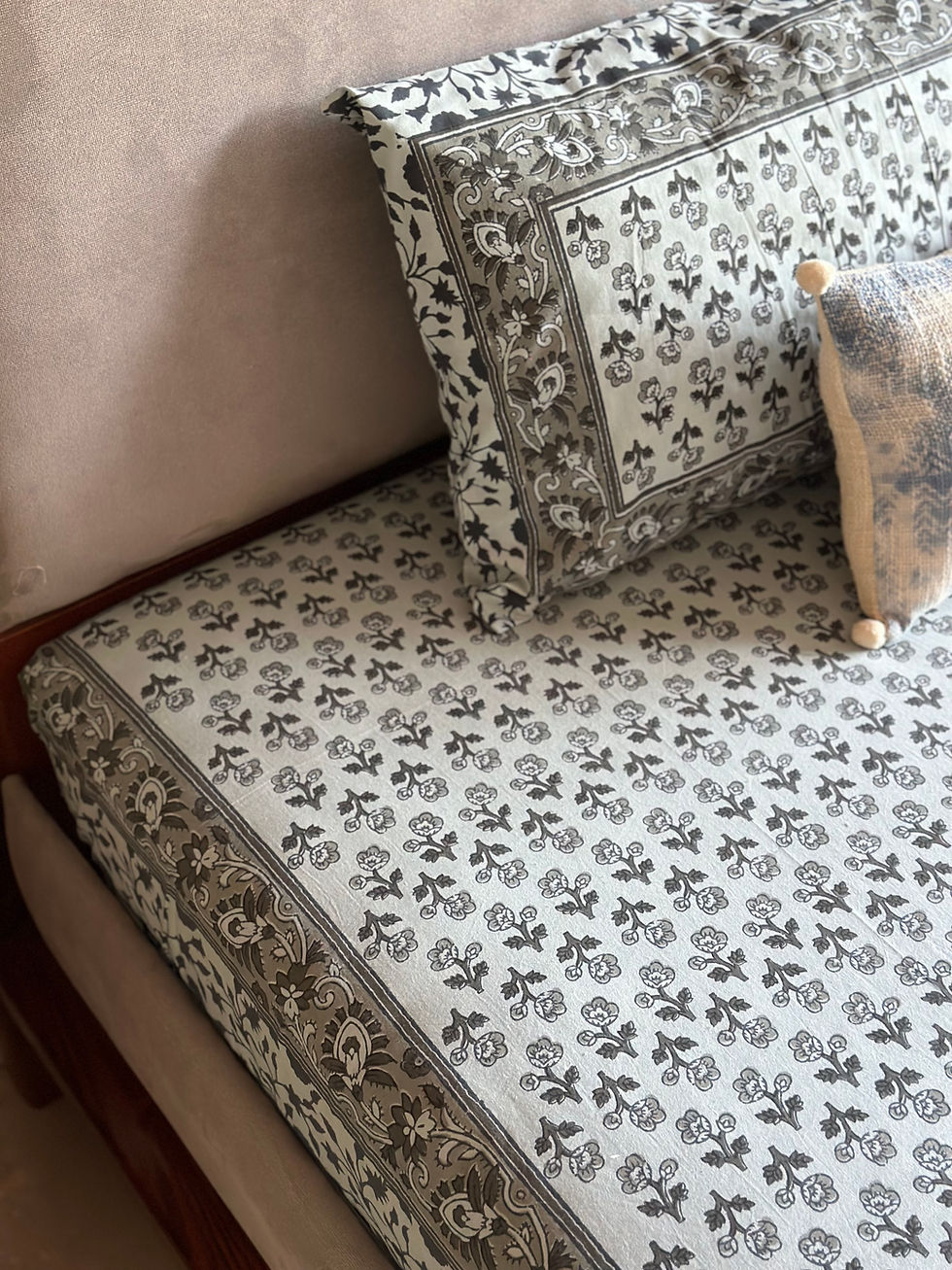 Thumbnail: Bloom Aqua Flora Budget Bedsheet Set