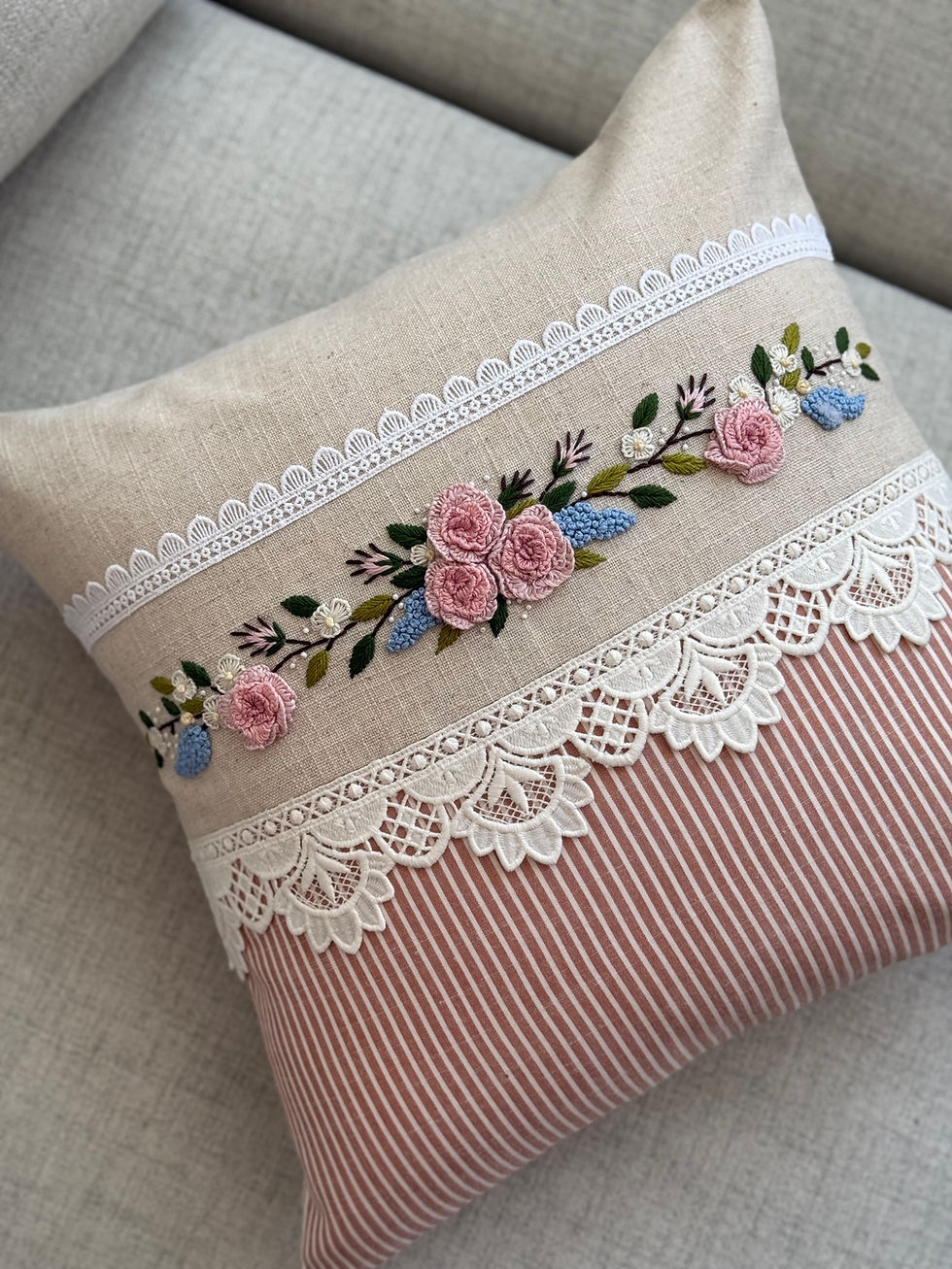 Thumbnail: Bloom 3D flowers Vintage Lace Cushion Cover