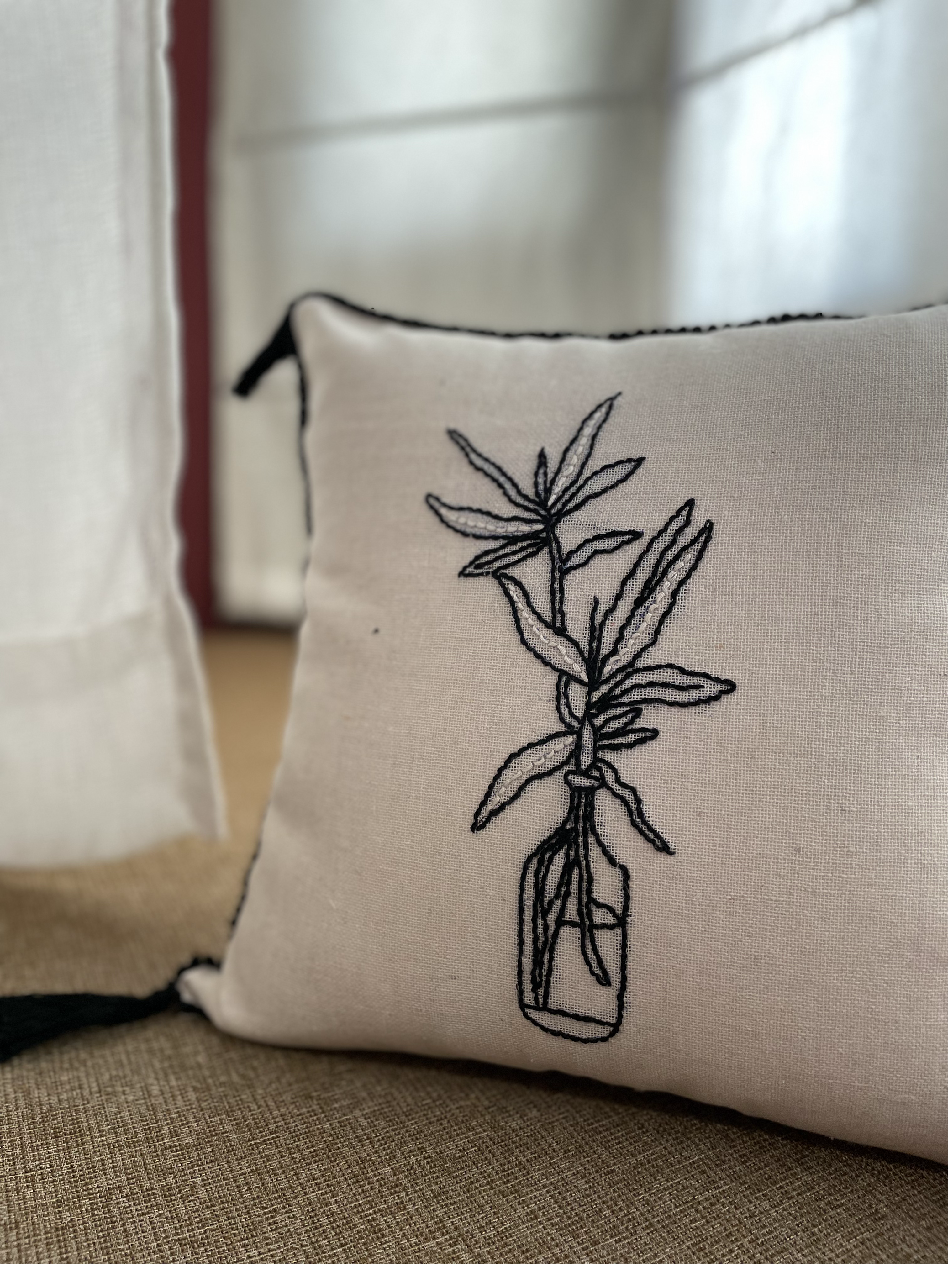 Lined Flowerpot Cushion cover 16x16"