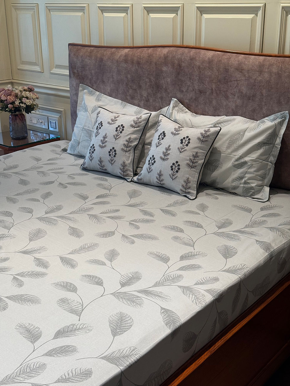 Thumbnail: Bloom Grey Leaves Bedsheet set