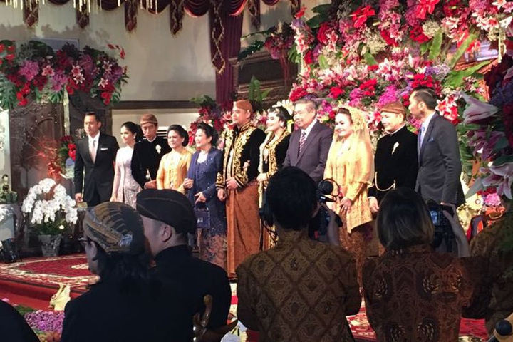 SBY Siapkan "Kado" untuk Kahiyang-Bobby | PT RIFAN FINANCINDO BERJANGKA