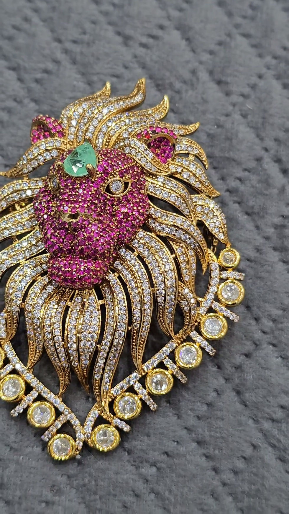 Lion Cz Unisex Brooch