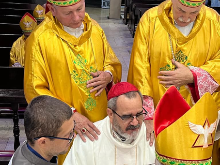 Obispo de la Florida, E.U. ICAB, Monseñor Don Barbaro F.Gonzalez. De manos de Don Josivaldo .