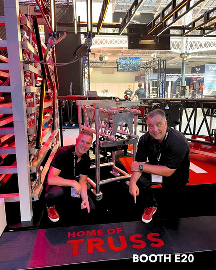 Dennis Klosterman and Edwin Duivelaar from HOF with their Pre Rig Trussing system