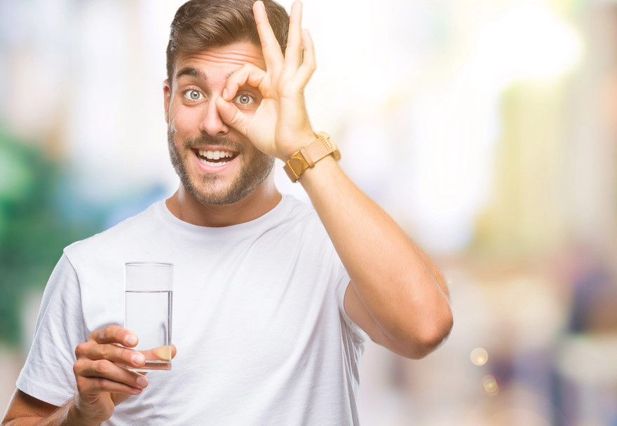 Dehydration and Eye Health: How Staying Hydrated Protects Your Vision