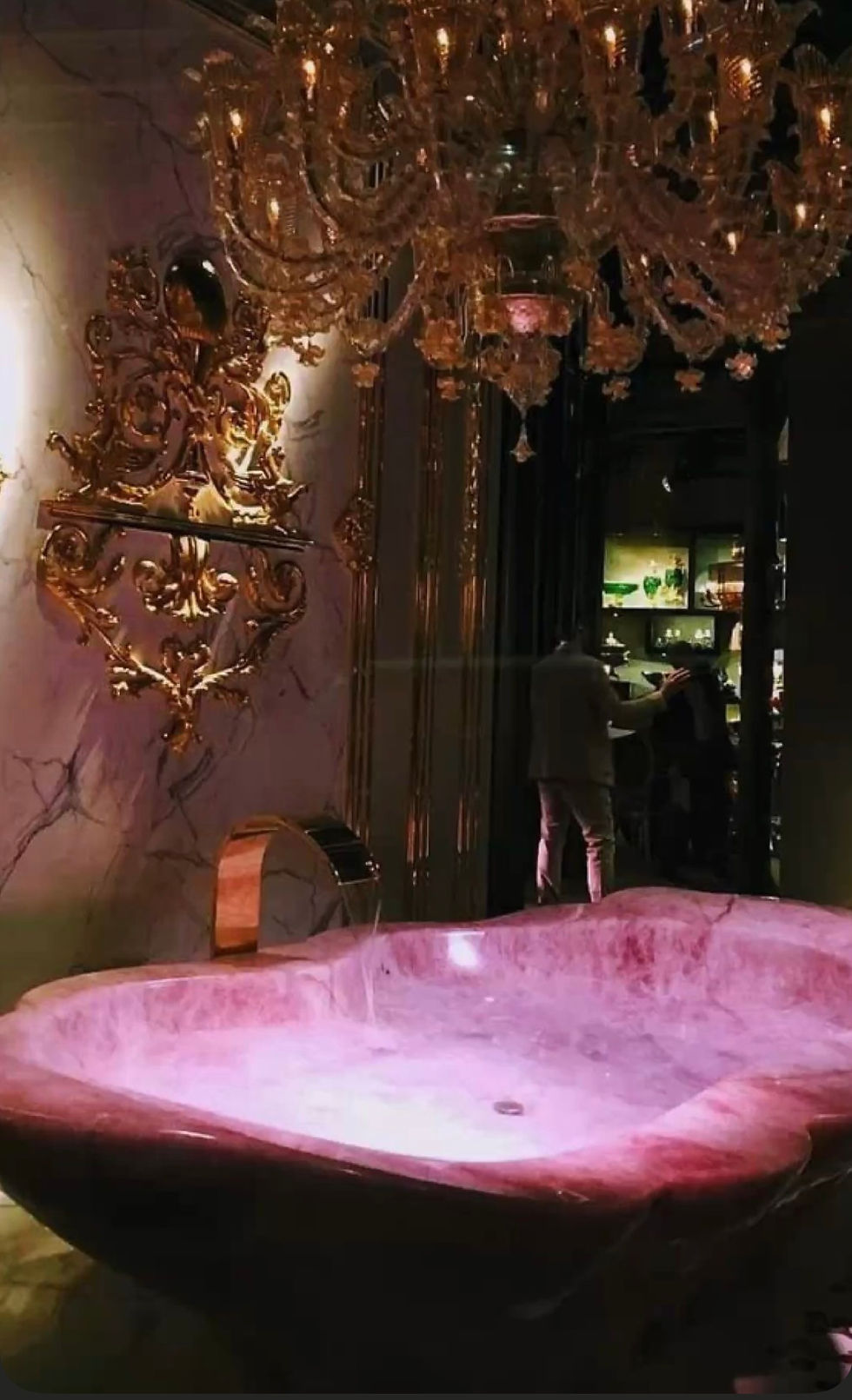 Thumbnail: PREMIUM Natural Crystal Bathtube - Stone ONYX Quartz