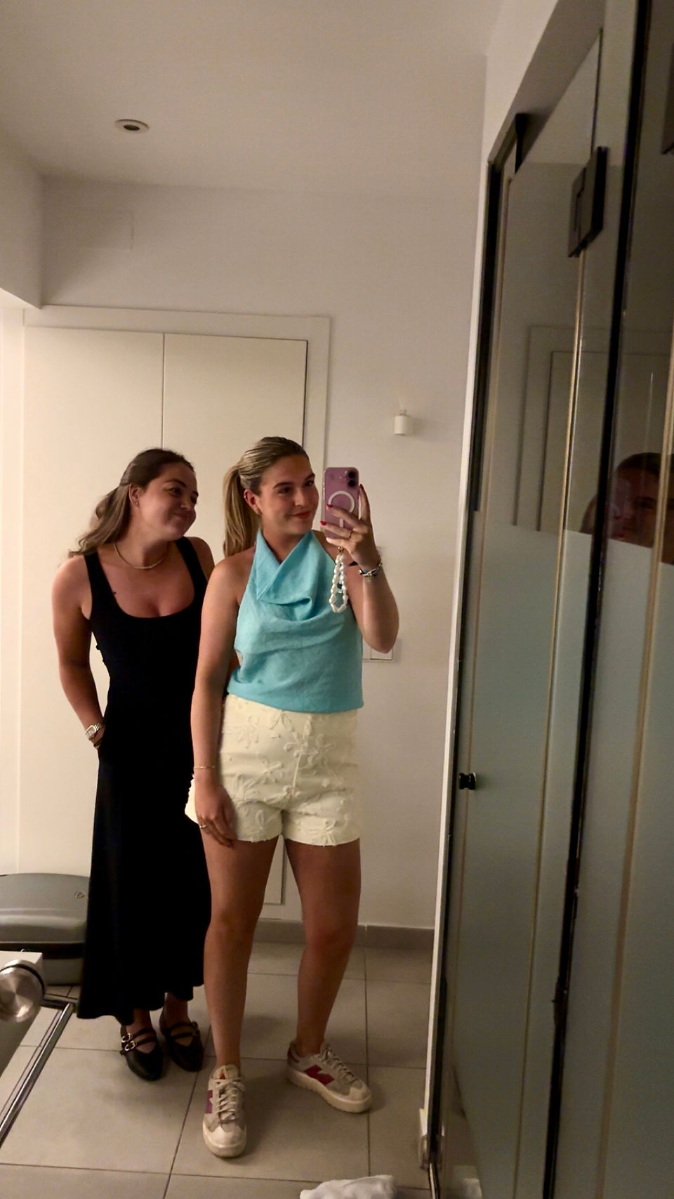 two girls mirror selfie ready for a night at UNVRS in Ibiza