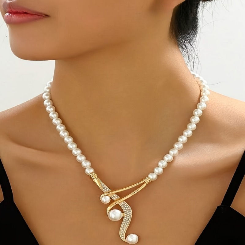 Colar de perolas fino e elegante ideal para festas e eventos