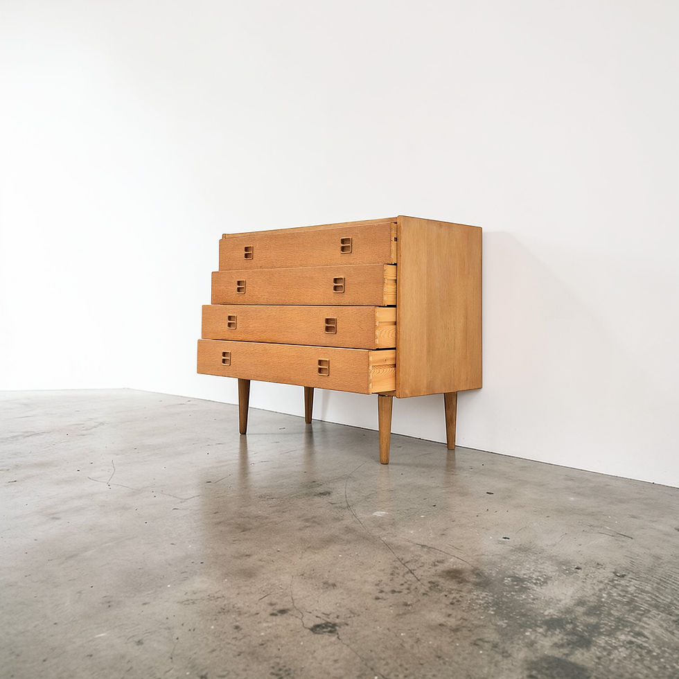Thumbnail: Niels J. Thorsø (tilskrevet) egetræs kommode 🐣 EASTER SALE (1 - 6 april) 
