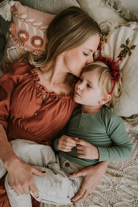 Wade-Family-2022-Christmas-Minis (11 of 14).jpg