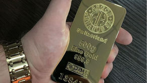 Дерибанник Вишенського озера похвалився в мережі золотим годинником і півкілограмовим злитком