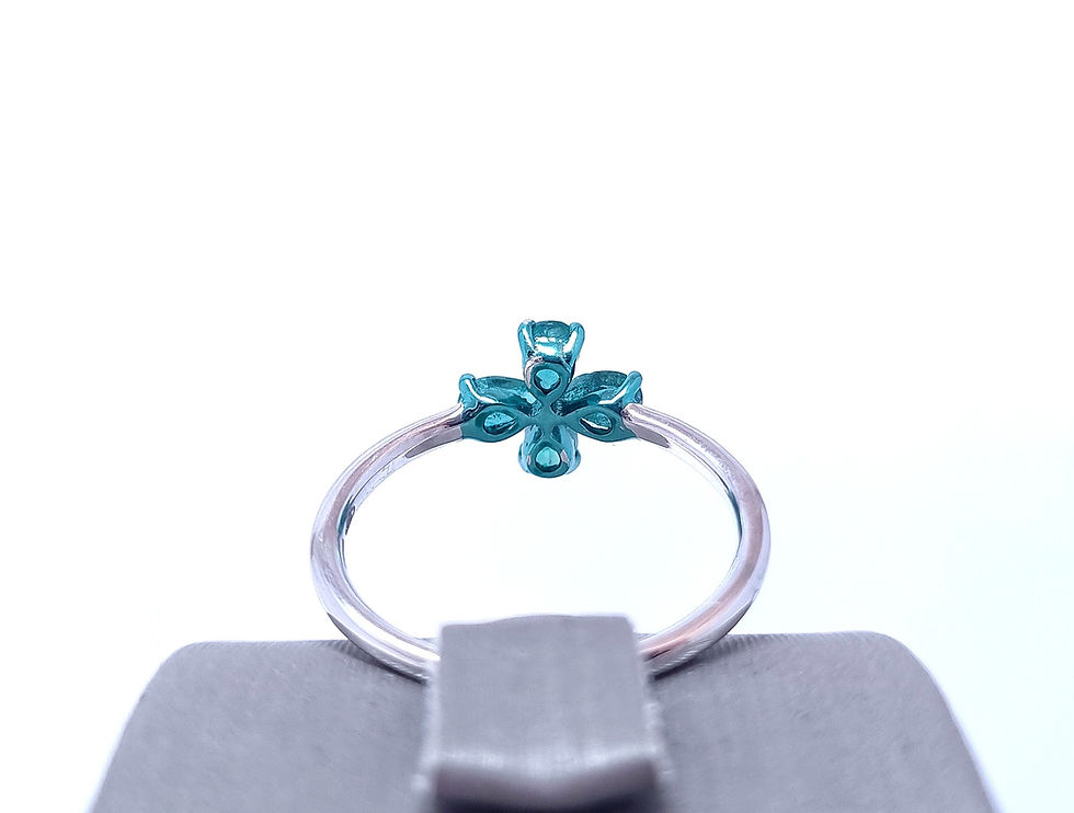Thumbnail: Emeralds Ring in 18K White Gold