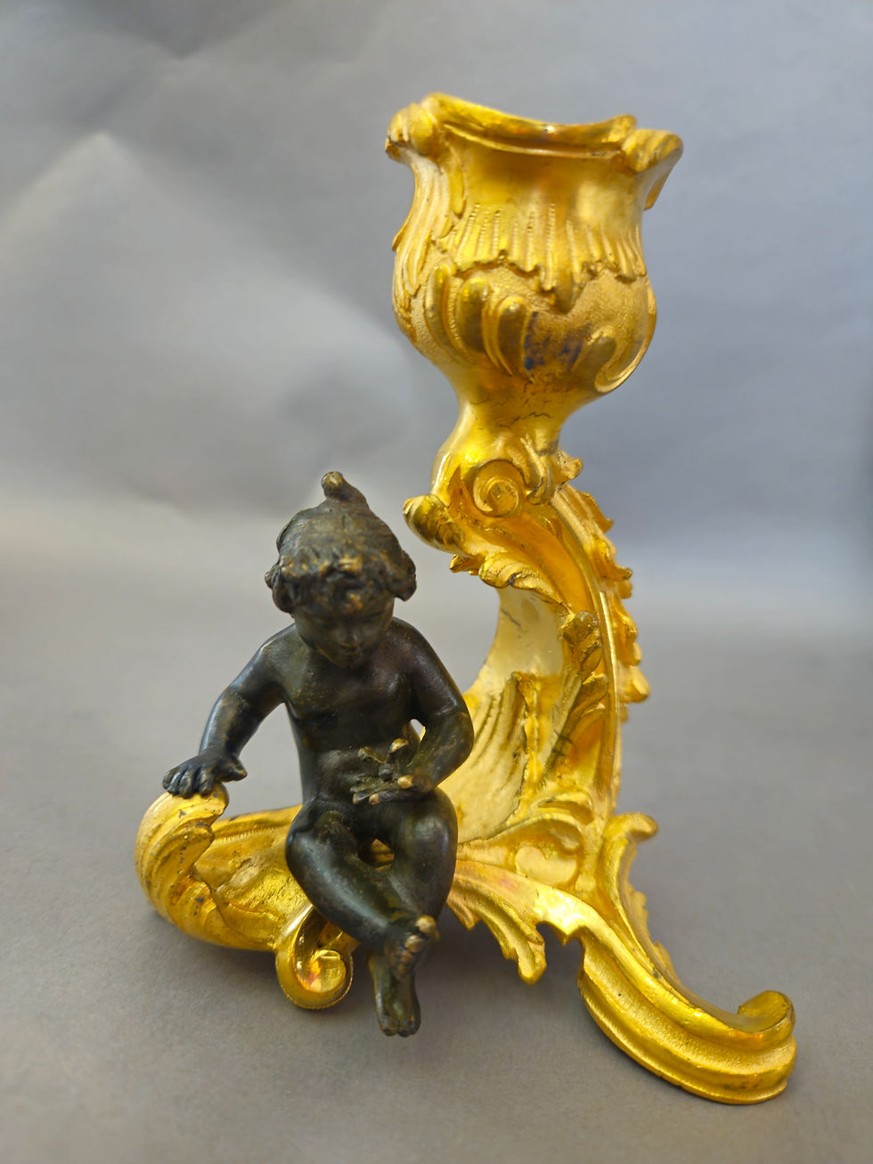 paire de bougeoirs -bronze-Barbedienne détail