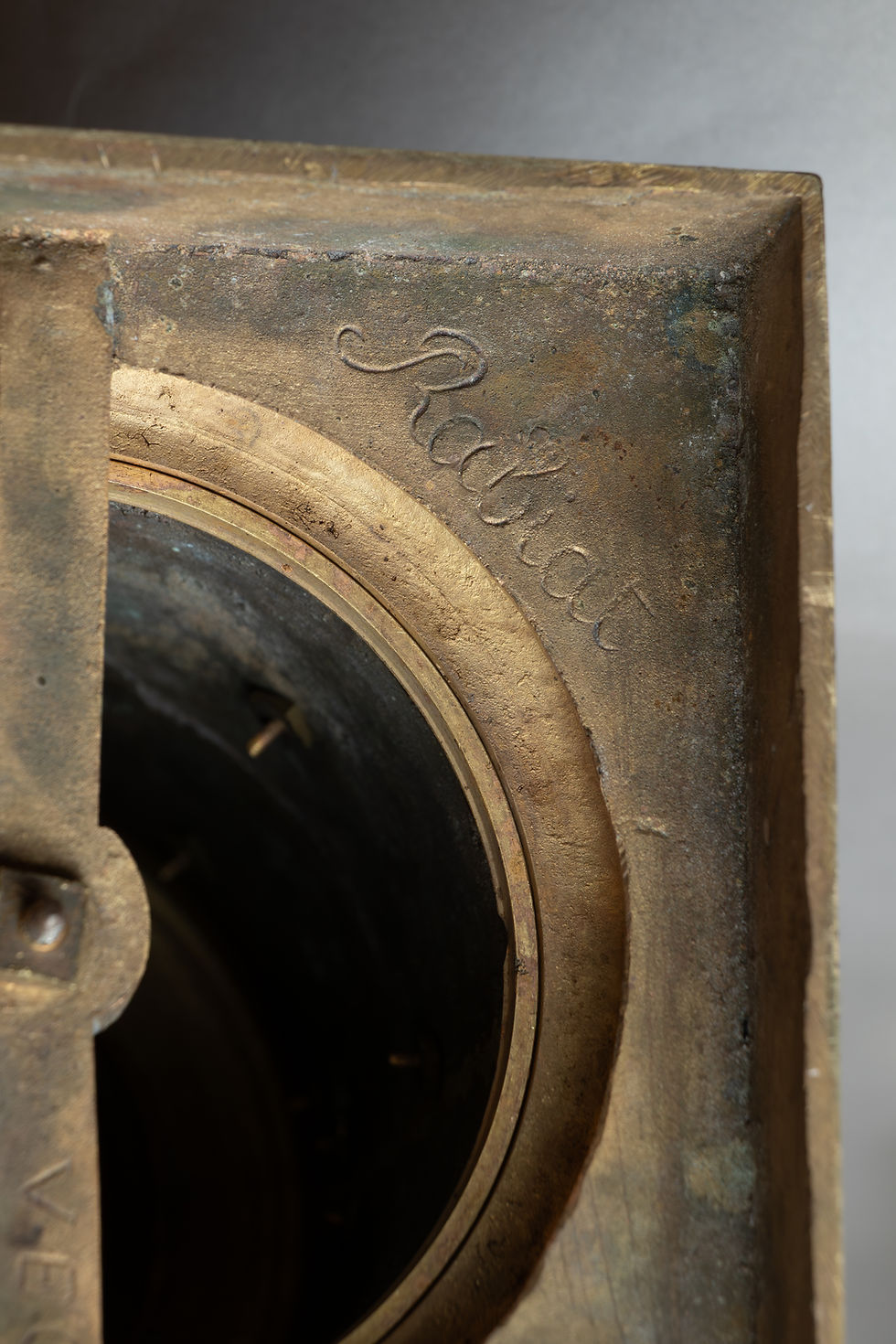 Paire de candélabres en bronze doré et patiné – Signés RABIAT – Époque Empire