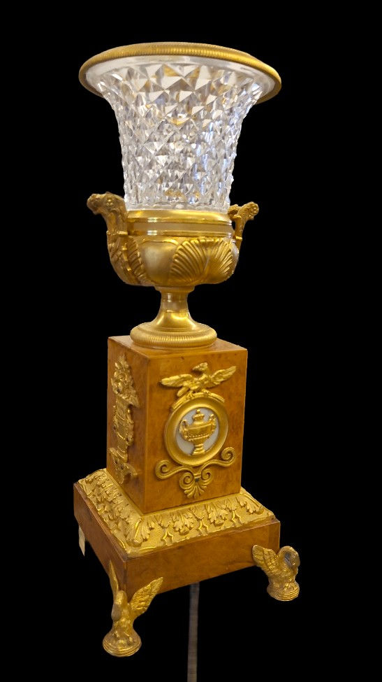 Thumbnail: Garniture Empire en loupe d'orme et bronze doré